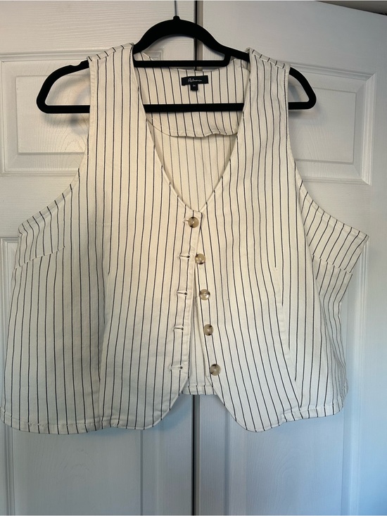 Reitmans Jackets & Blazers - Reitmans White Pinstripe Sleeveless Button Vest